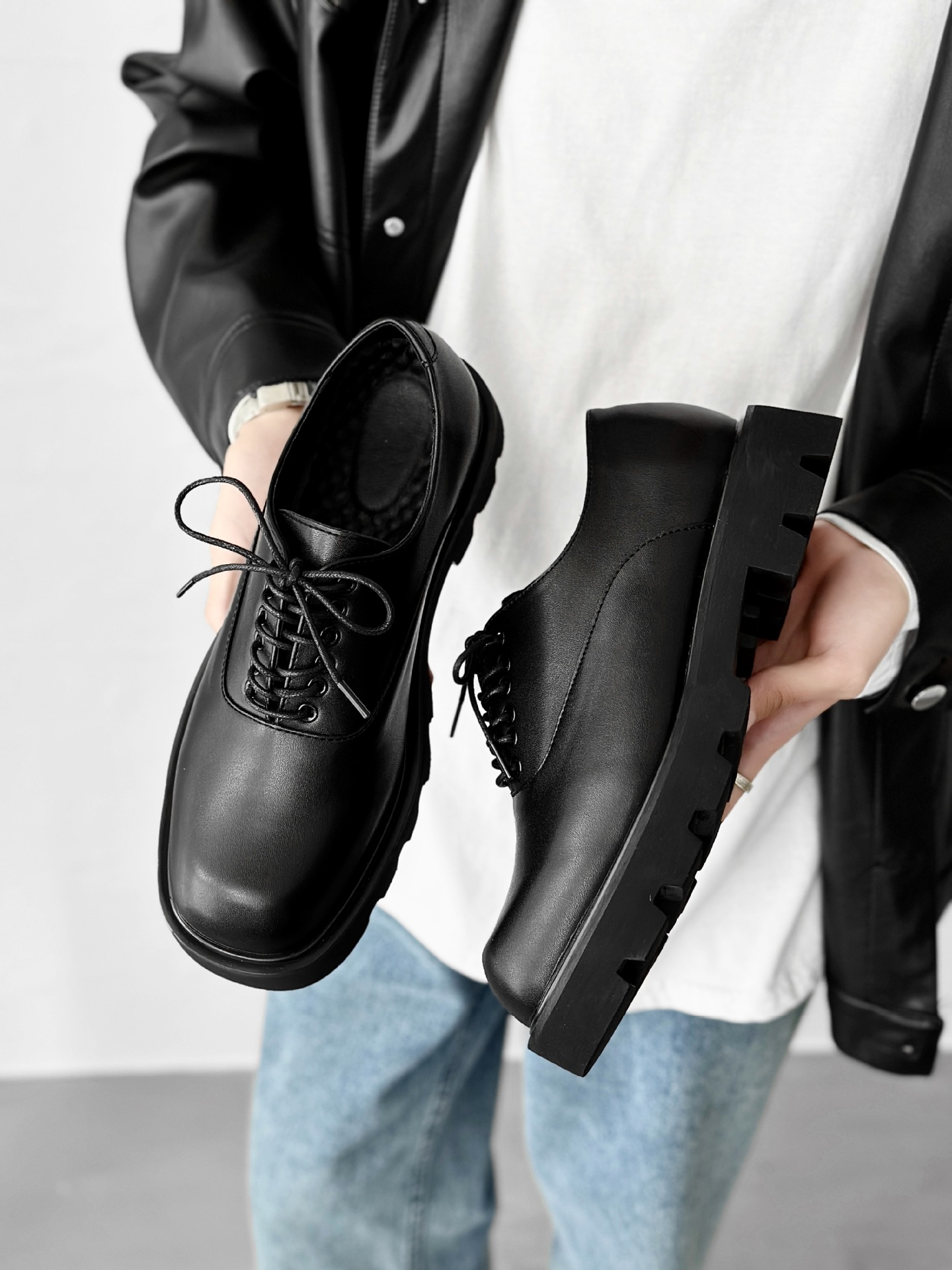 ShoeVault Herren-Loafer aus Leder mit eckiger Zehenpartie, hochwertige, dicksohlige Loafer im koreanischen Stil, schwarze Derby-Schuhe mit höhenverstärkender Wirkung_voghion.com