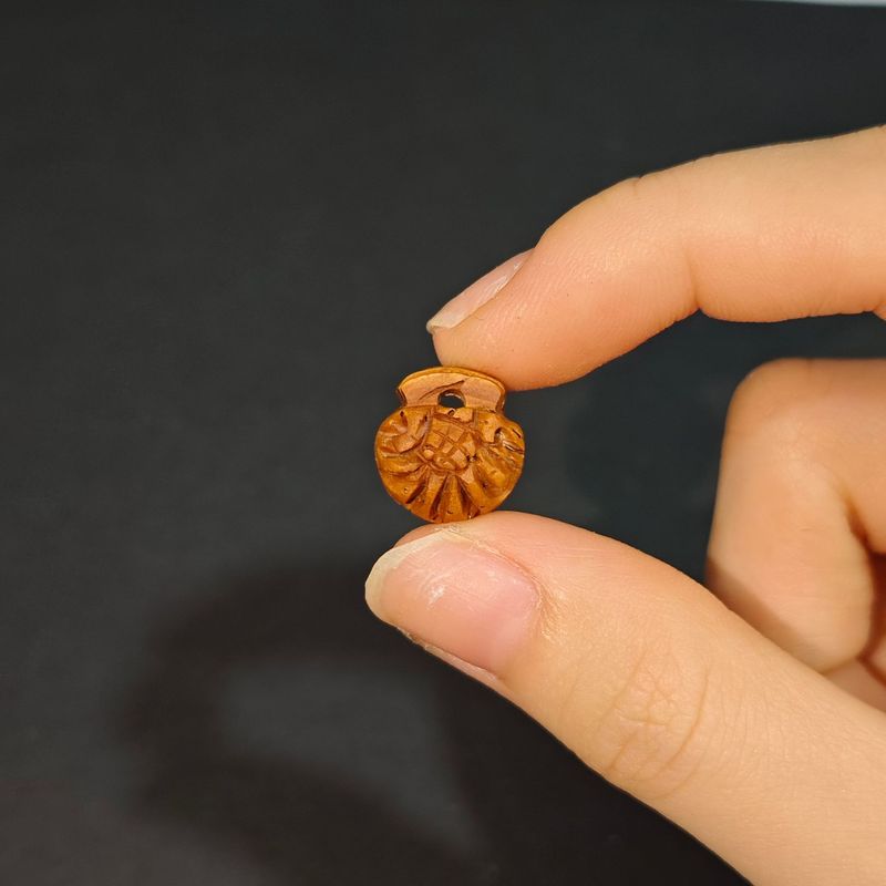 手工山桃核雕刻吊坠桃篮花筐锁桃木篮手链编红绳婴儿童宝宝饰品|undefined