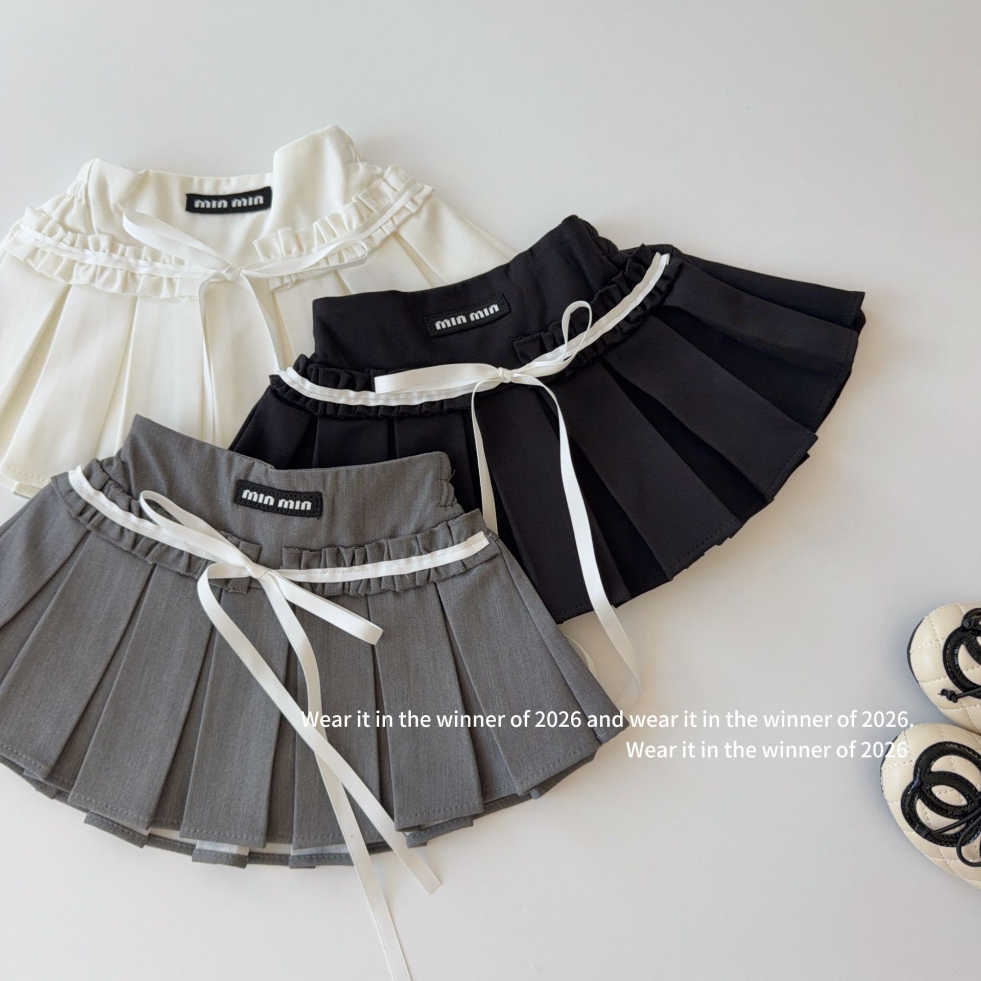 Autumn pleated skirt with bow