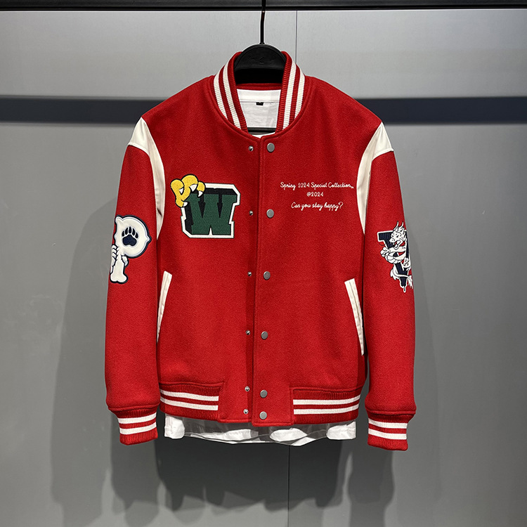 Chaqueta roja de los hombres la chaqueta 2024 primavera Año del collar soporte costura bordado Americano pareja uniforme béisbol