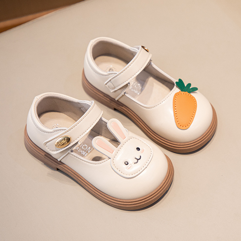 Zapatos de cuero para niñas 2024 primavera y otoño nuevos zapatos de princesa para niños con suela suave zapatos de bebé para niñas adorables zapatos de bebé de tendencia image 7