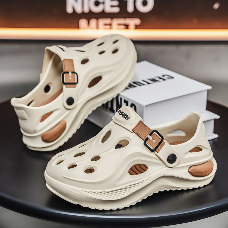 Zapatos con agujeros para hombres verano 2025 nuevo estilo de conducción, pisando mierda, deportes al aire libre, playa, sandalias de gama alta Baotou para hombres
