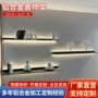 客厅挂壁式书房内置置物架