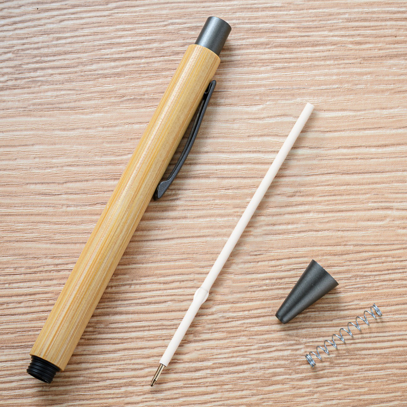 En stock pluma de bambú al por mayor material de bambú publicidad bolígrafo imprimible logotipo regalo pluma prensa pluma de Bambú