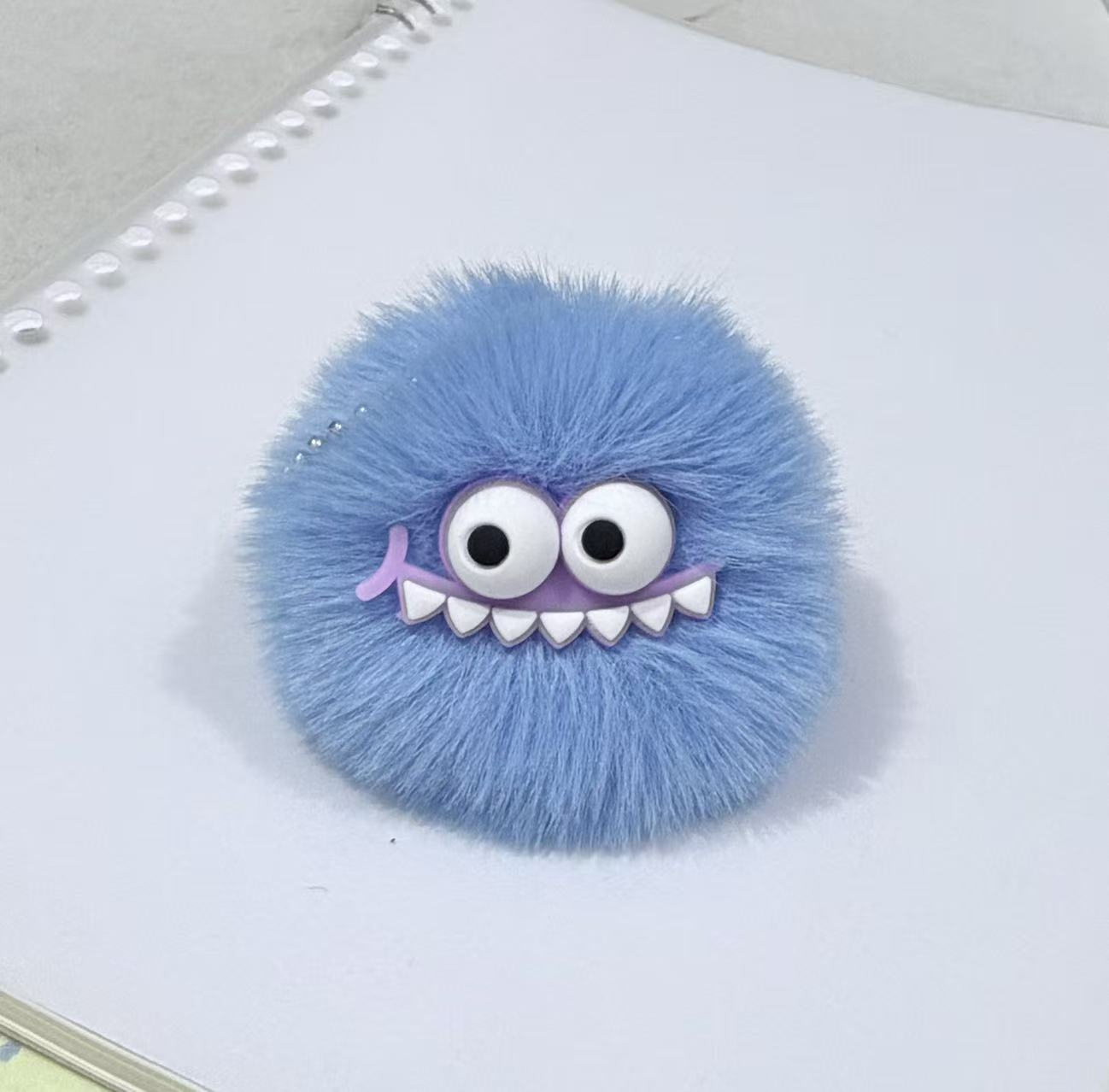 Cute pequeño Du dinosaurio peluche coche llavero colgante de pelo de dibujos animados bola de pelo monstruo muñeca bolsa colgante al por mayor image 9