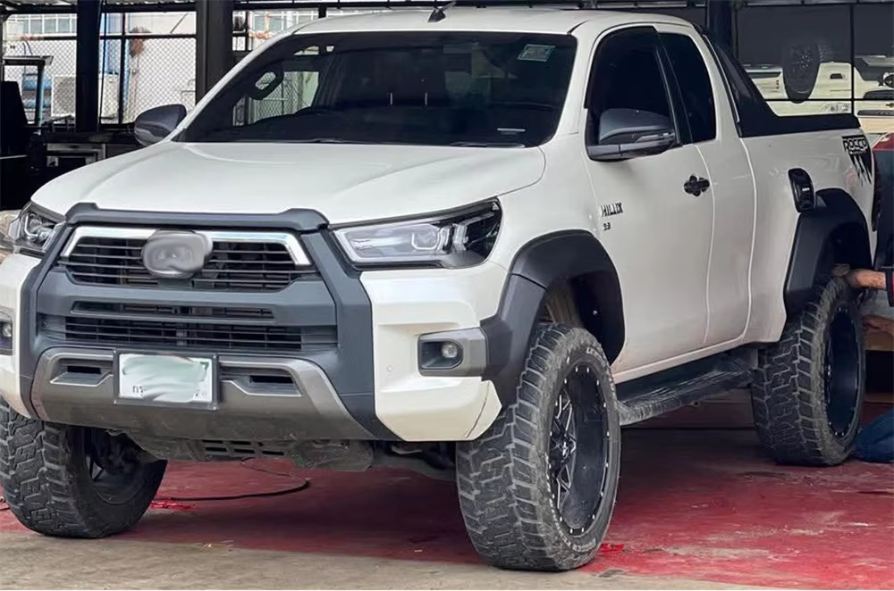 Suitable for Toyota Hilux ROCCO 2021+ Hilux widened and thickened wheel arch fenders for original vehicle modification