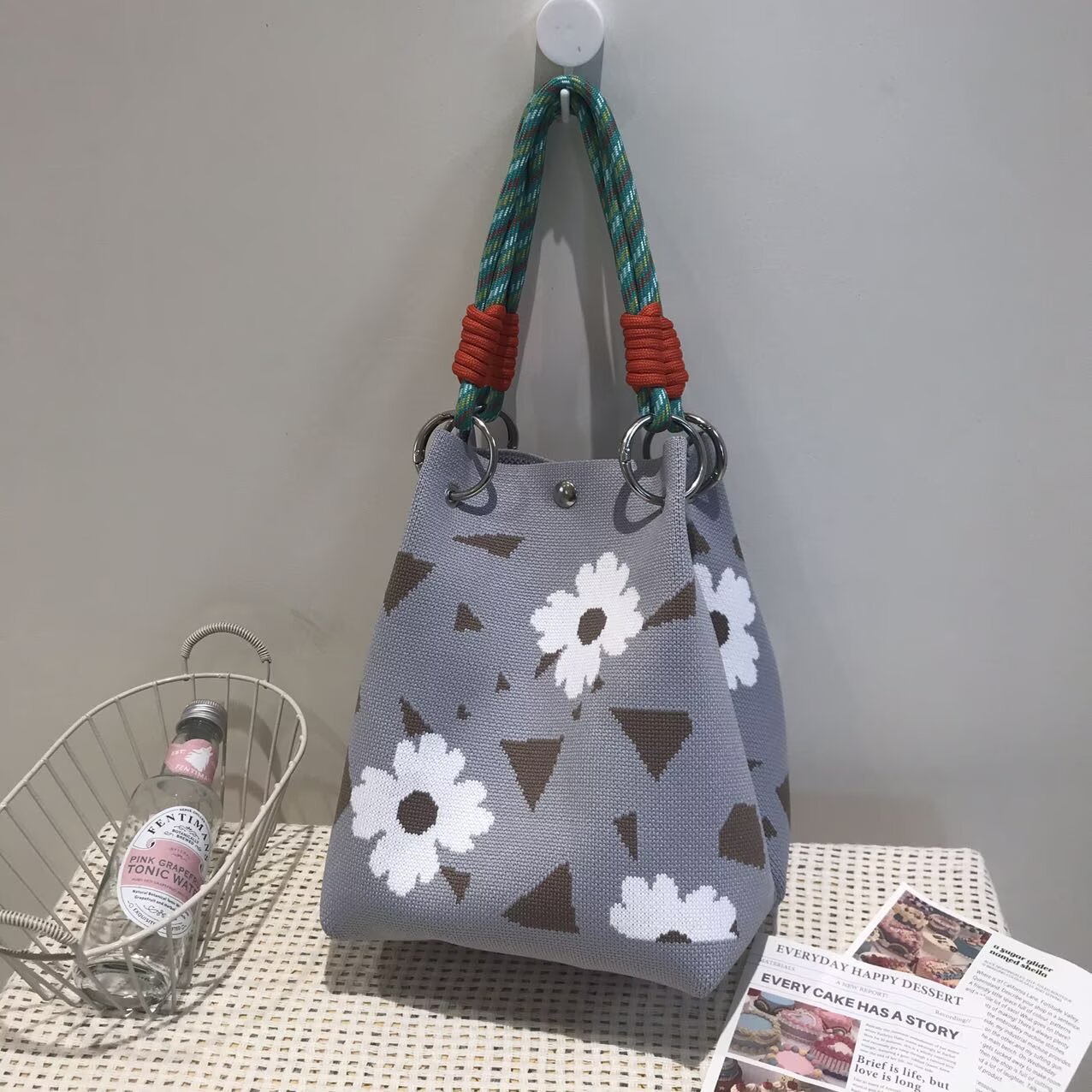 Nueva edición de la pequeña bolsa de mano de nudo de corda de viento de primavera y otoño elegante para viajar bolsa de mano de gran capacidad