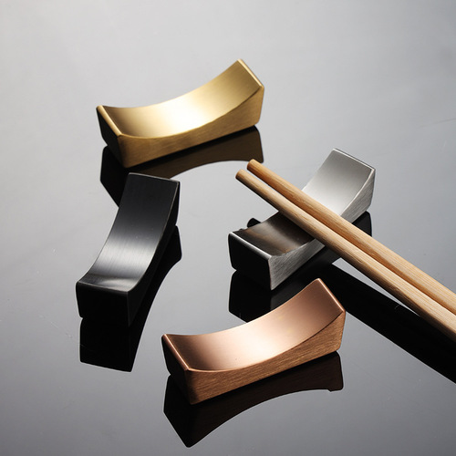 Aion 304 stainless steel chopstick holder hotel chopstick holder hollow titanium plated table chopstick pillow golden Korean restaurant