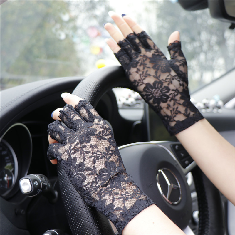 Lace gloves