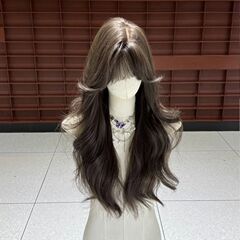 河南元パンパンの冬のかつらの女性の冷たい茶色のふわふわした長いカールの雰囲気感の大きい波の自然な無痕の全体のカバー