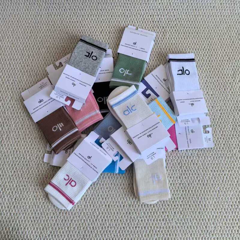 Al0 Mid-Length Autumn and Winter Pilates Fitness Sports Socks, Sweat-Absorbent, Breathable Mesh, Individually Packaged Yoga Socks Al0 Mid-Length Autumn and Winter Pilates Fitness Sports Socks, Sweat-Absorbent, Breathable Mesh, Individually Packaged Yoga Socks