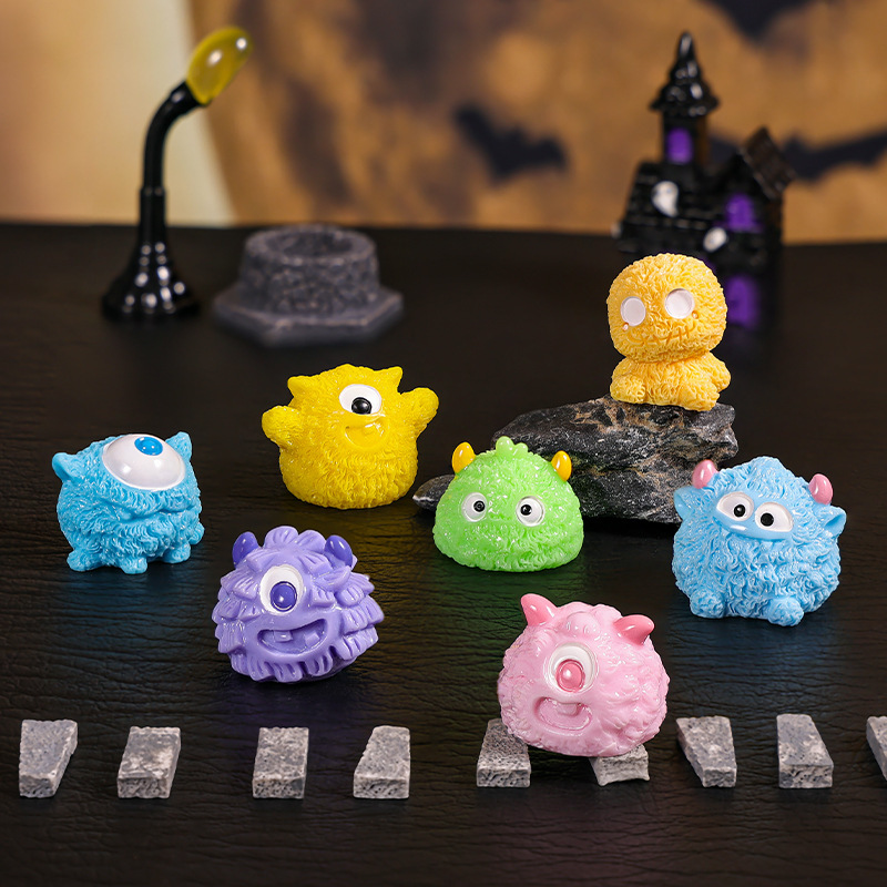 Halloween Miniature Ornaments Little Furry Monster Doll House Home Car Desktop Resin DIY Craft Decorative Small Ornaments