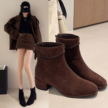 2025年新款尖头短靴女秋冬新款配裙子瘦瘦靴小众高跟鞋法式短筒靴