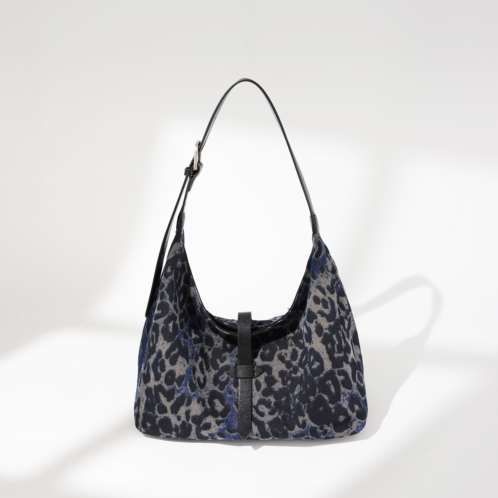 Demi-season classic capacious one-shoulder bag