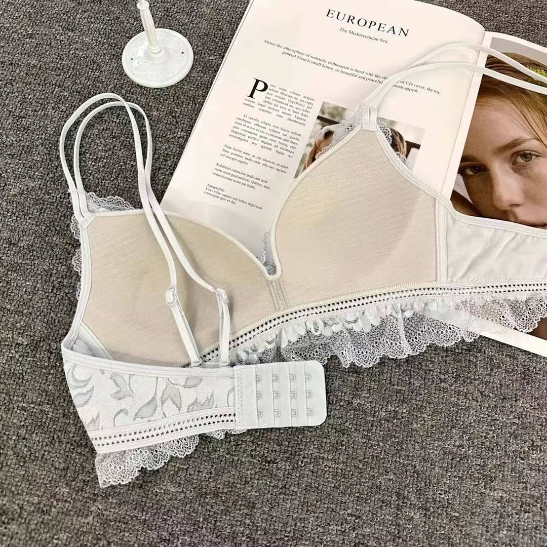 Bra de encaje del sudeste asiático, ropa interior de mujer, bra de copa triangular francesa, verano sin anillo de acero, copa delgada, algodón sexy y cómodo para la piel