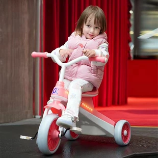 Трёхколёсный велосипед с подсветкой и музыкой 2–8 лет