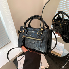 Fashionable and Fresh Net Pop Style Handbag with High Quality, 2023 Summer New Release, Trendy Single Strap Crossbody Bag, Small Square Bag