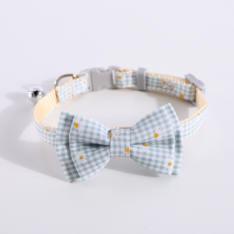 Collar de mascotas gatos perros ajustable cuadrilátero margarita flor arco ajustable collar de campanas corbata