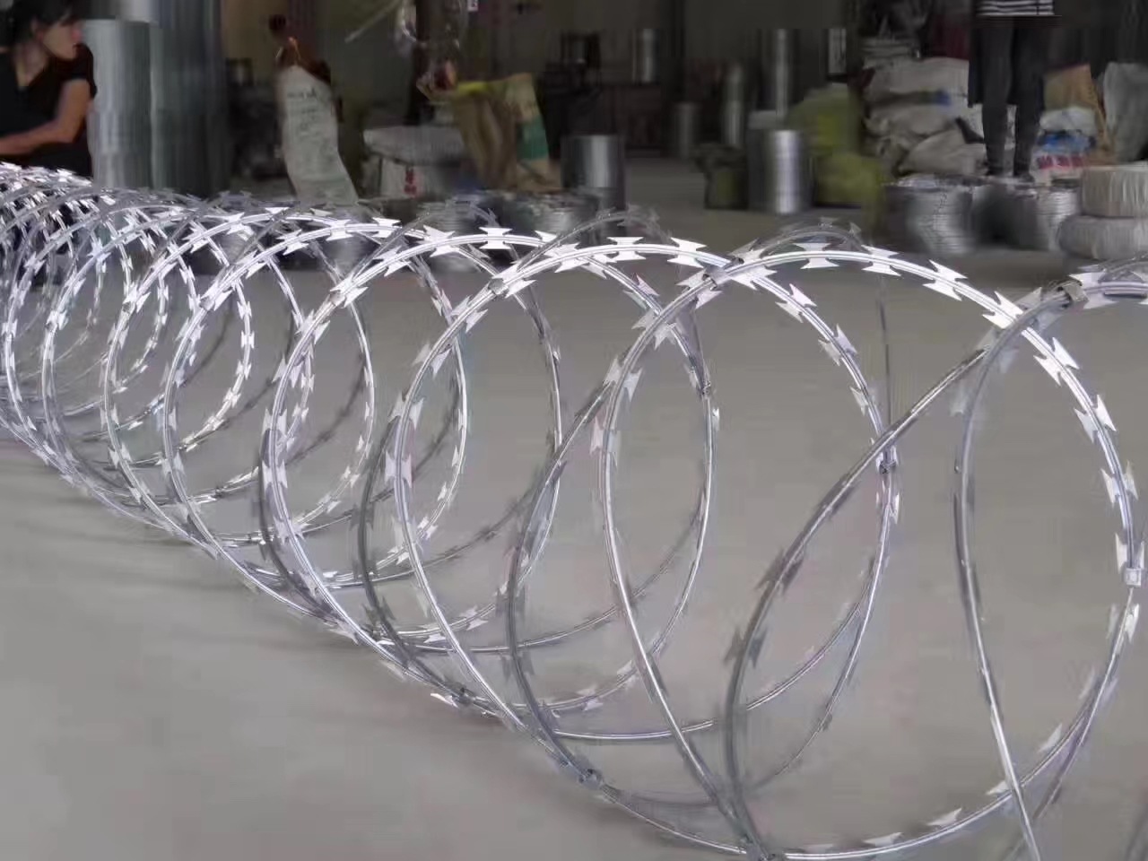 암호화된 이중 나선 50CM 원형 범위 10m / 롤/실버 핫 스타일