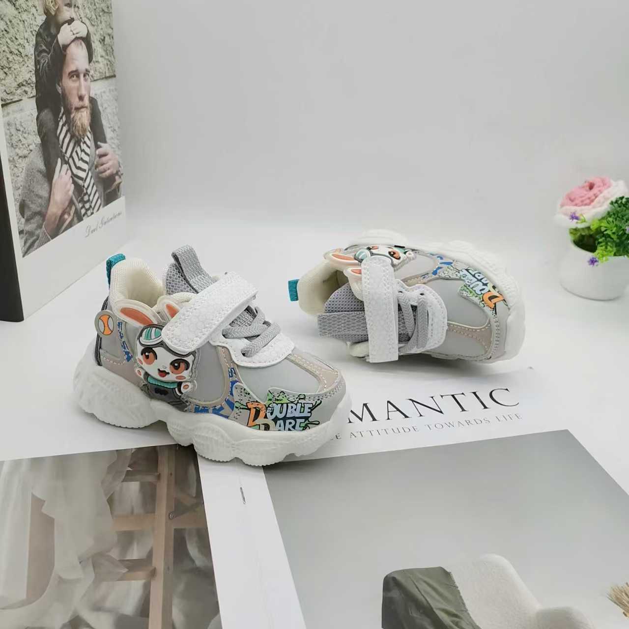 Otoño nuevo 2025 zapatos de cuero para niños y niñas zapatos deportivos para bebés zapatos de correr para niños y niñas