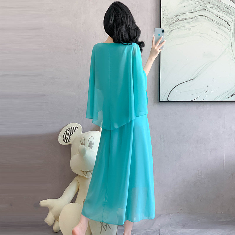 A Zen-Inspired Dress Featuring Feminine Tea-Inspired Motifs, Paired With A Guqin-Inspired Ensemble That Exudes Ethereal_ecoleips.com