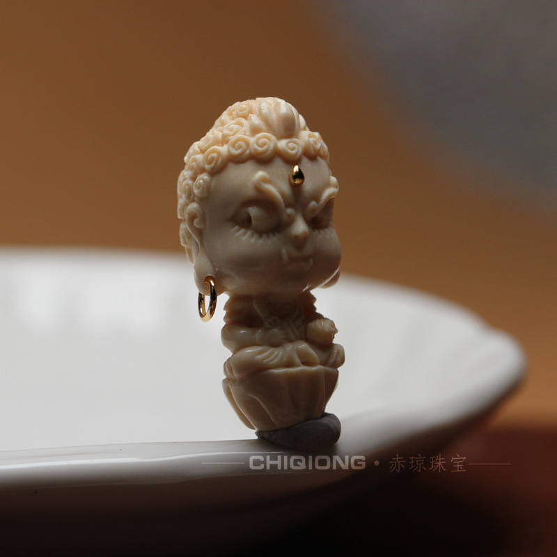 天然猛犸牙刻件 不动明王 十二生肖属鸡守护神 小吊坠18k金镶嵌|ms