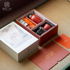 常安蓋碗の茶器セットの陶磁器のお茶を入れます。