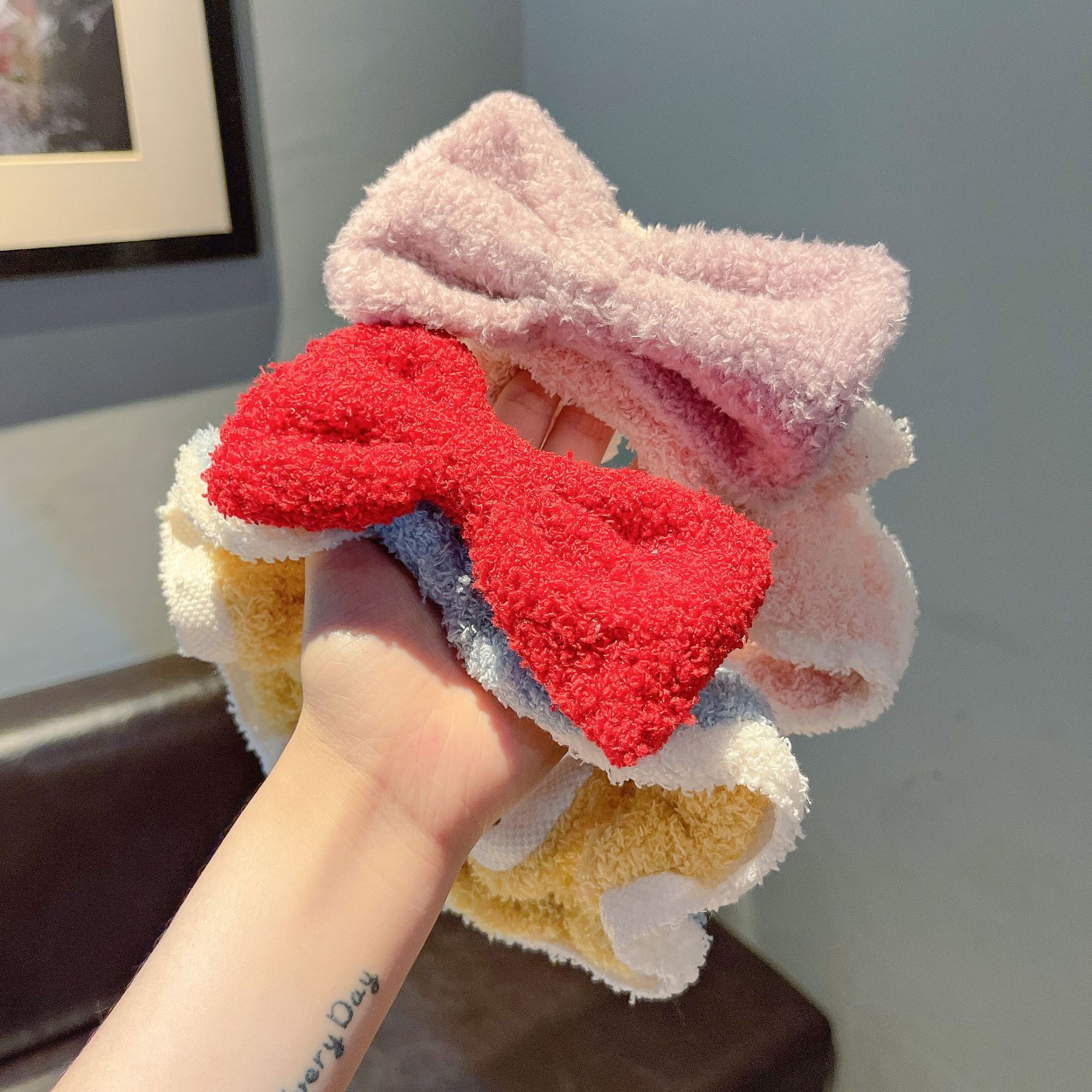 Korean hairgrip for face washing with bow