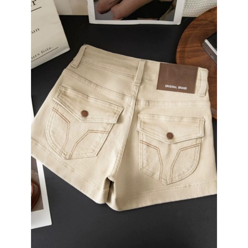 Oatmeal-Colored Low-Waist Denim Shorts for Women, New Summer Style, Slimming and Versatile Wide-Leg A-Line Hot Pants for Petite Figures Oatmeal-Colored Low-Waist Denim Shorts for Women, New Summer Style, Slimming and Versatile Wide-Leg A-Line Hot Pants for Petite Figures
