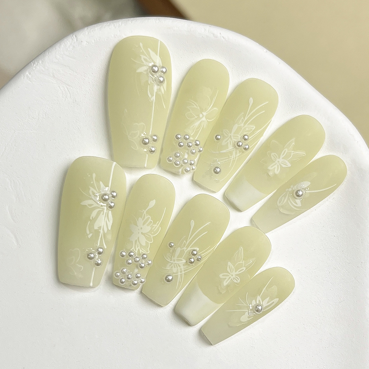 Manos de uso de uñas gradiente blush estereoscópio relieve manicure manicure falsa explosión pura lujo puro manicure