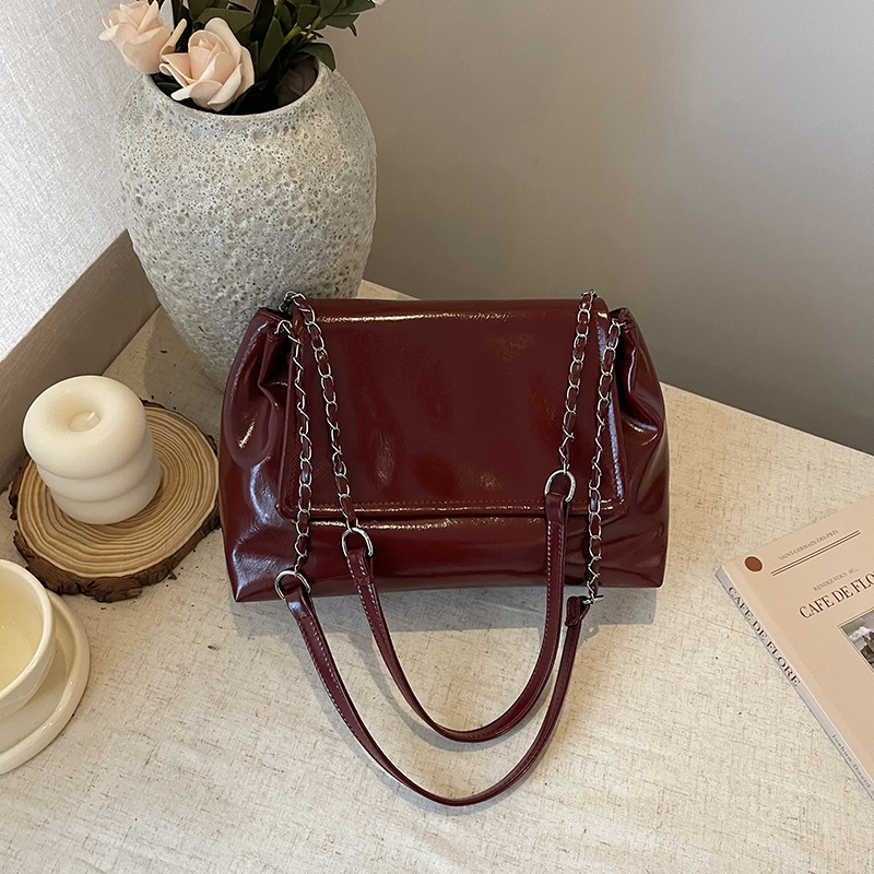 Bolsa de hombro de textura plateada de gran capacidad de transporte de cadena, nuevo nicho de diseño retro bolso de mujer