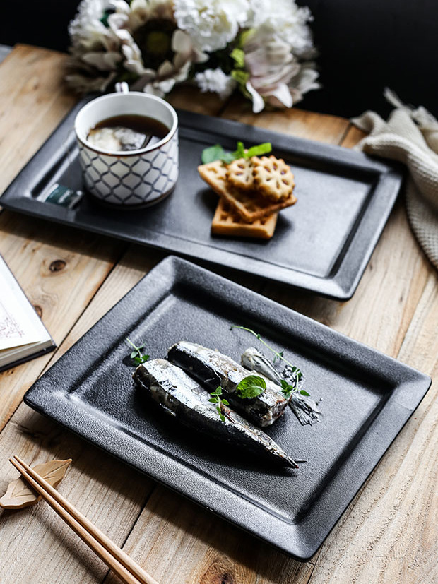 Al aire libre fácil de limpiar de almacenamiento cuadrado esmerilado negro placa de cocción de cerámica placa de filete occidental placa plana bandeja de plato frío