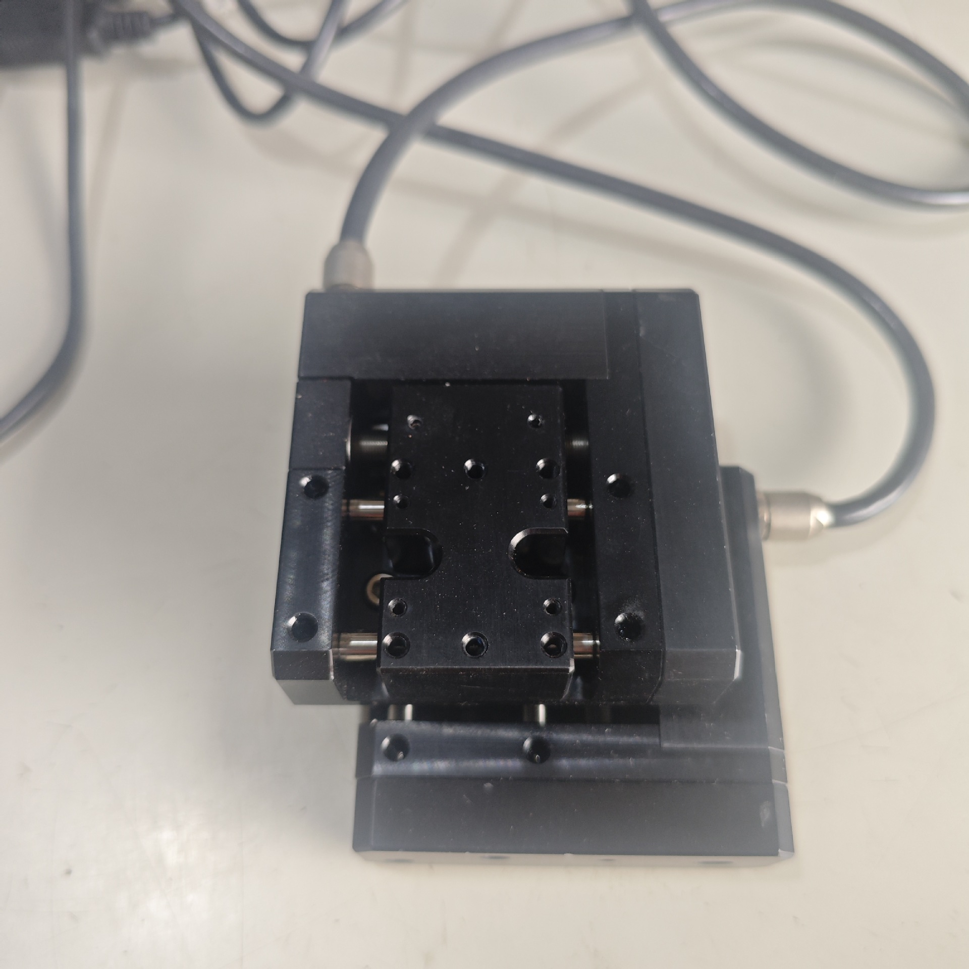 M-110.1DG C-863.11出售 PI紧凑型线性平台 Mercury伺服控制器