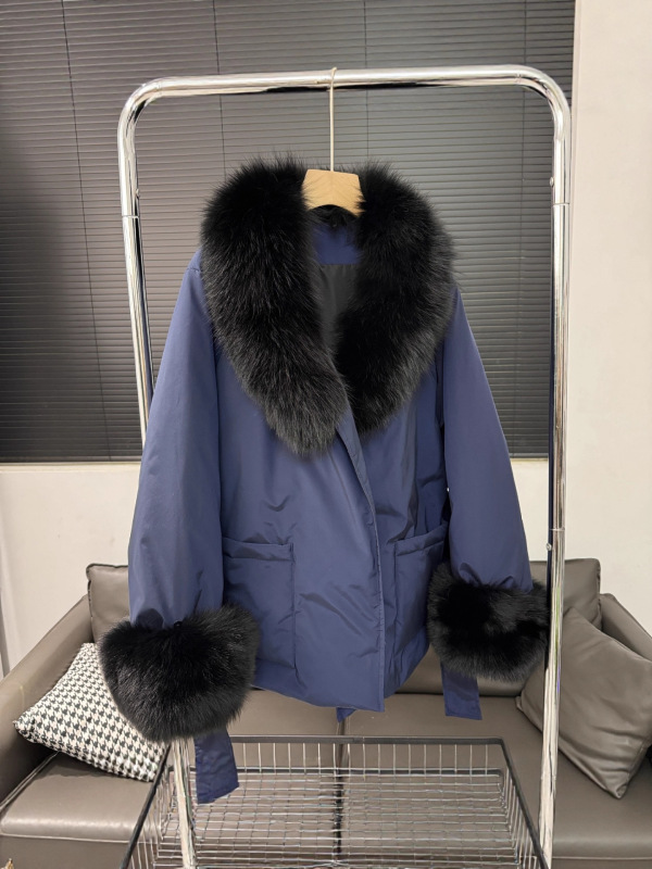 25冬新款高级设计感小众加厚鹅绒服狐狸毛领中长款女保暖韩系外套|undefined