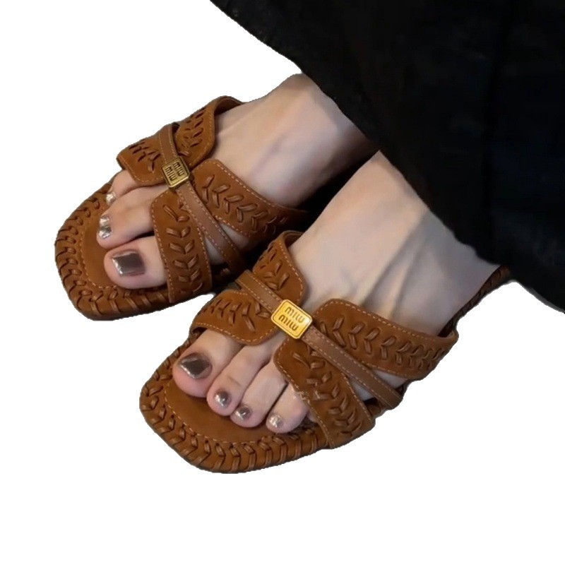 In Stock~ Sheepskin Version with a High-End Feel, Casual and Fashionable, Suitable for Commuting, Stylish Outdoor Slip-On Sandals for Women, Perfect for Beach Vacations and Outdoor Wear
