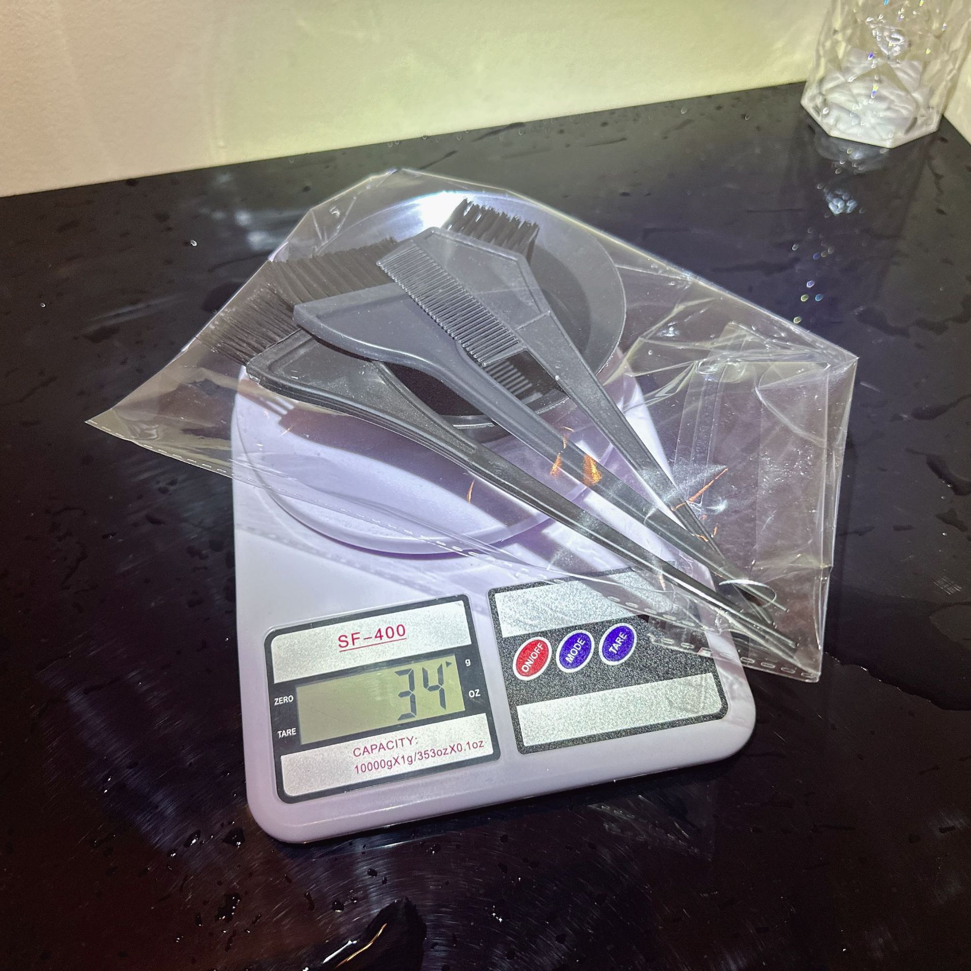 Cuatro piezas de set de teñido desechable de cabello general de cabello de cabello de aceite de corte herramientas de teñido de cabello fábrica de peine al por mayor