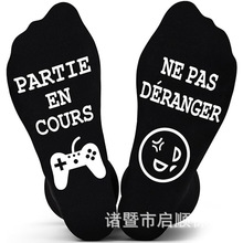 现货节日袜子法语爆款脚底点胶字母防滑中筒游戏机趣味潮袜创意袜