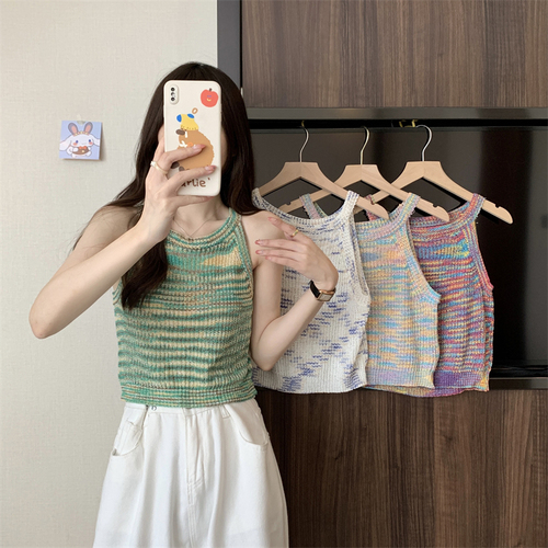 Designer-colored, off-the-beaten-path trendy, rainbow knit tank top for women, summer design, suitable for both layering and wearing alone, short-sleeve, sleeveless outerwear.