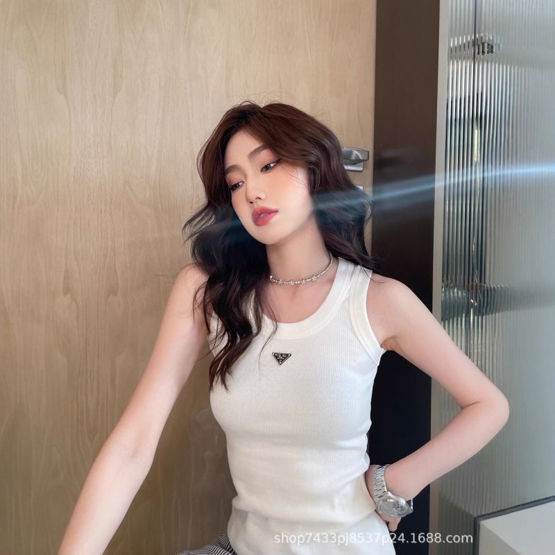 Nanyou Women's Classic Summer Metal Triangle Logo Versatile Casual Slim Fit Stretch Ribbed Tank Top