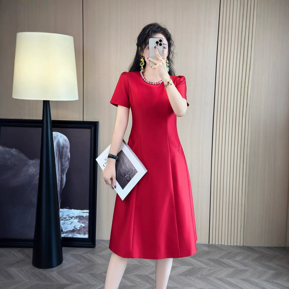 2025 Amoi Diamond Легкое платье Роскошное платье Женское чувство темперамента