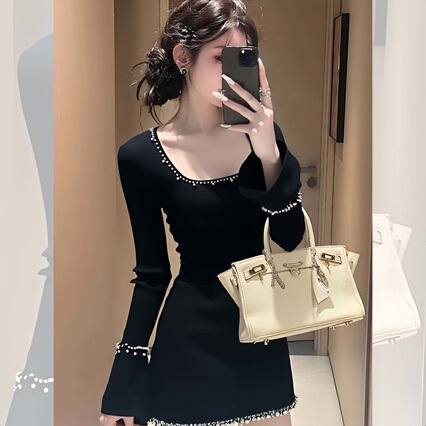 Gentle and Luxurious Long-Sleeved Dress for Rich Girls, Short Style, Beautiful Black Autumn and Winter Bodycon Dress