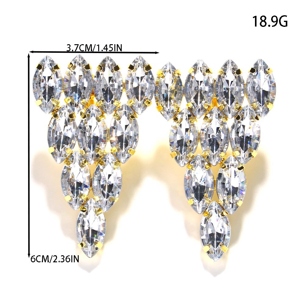 Cross-border nuevo diamante completo invertido triángulo oreja clip No perforado pendientes de diamantes de imitación luz pendientes de joyería de lujo