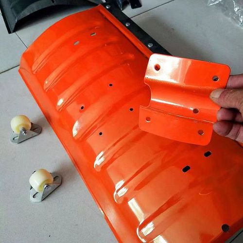 T-handle snow shovel manganese steel thickened snow shovel snow removal tool snow clearing artifact large snow orange shovel plate deicing shovel