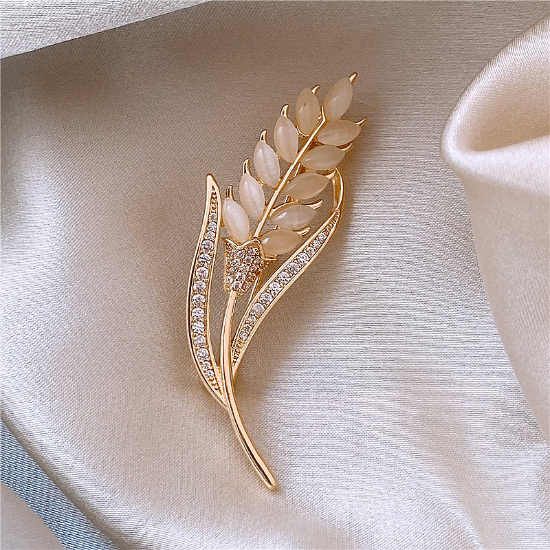 Wheat Spike Brooch, High-End and Exquisite, Coat and Sweater Pin Accessory, 2025 New Trendy and Elegant Corsage Decoration, Versatile