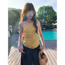 诠释美 NEWOPEN 25夏季法式性感天丝格纹斜领单肩吊带背心女S5610