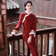 �tɫ�ӽq���b���L����ʽ�L���L��������۶������Ů�߼��а����