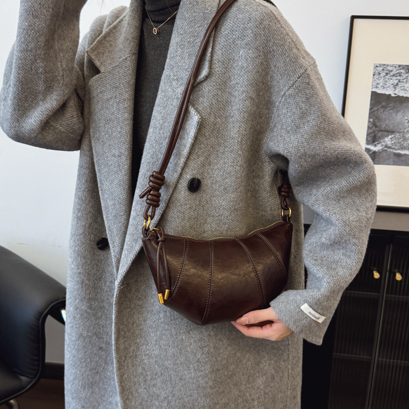 빈티지 캐주얼 만두 백 여성의 2024 새로운 가을 패션 올 매치 숄더 백 니치 패션 올 매치 크로스 바디 백