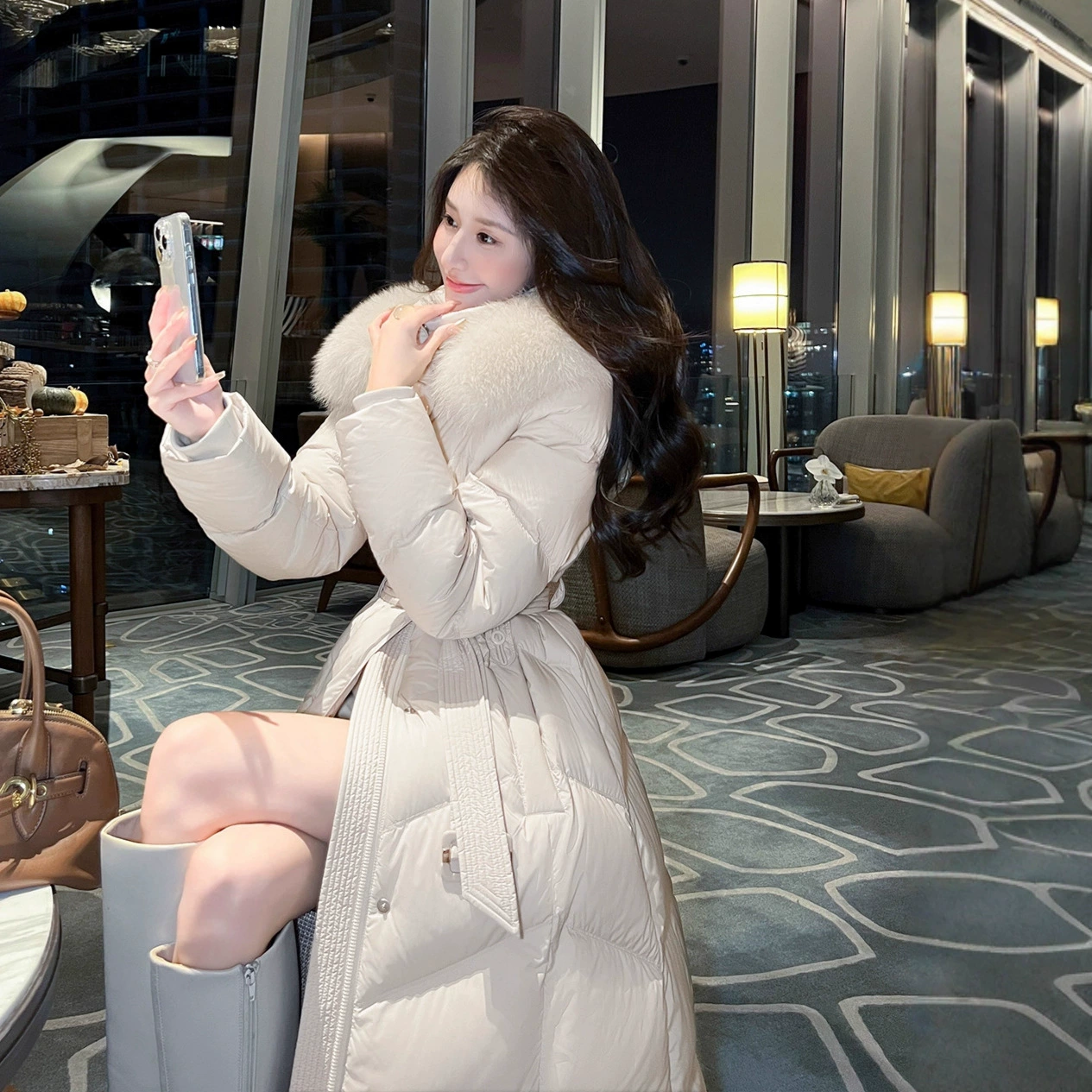 高级感狐狸大毛领收腰显瘦羽绒服2025冬季新款女长款过膝加厚外套