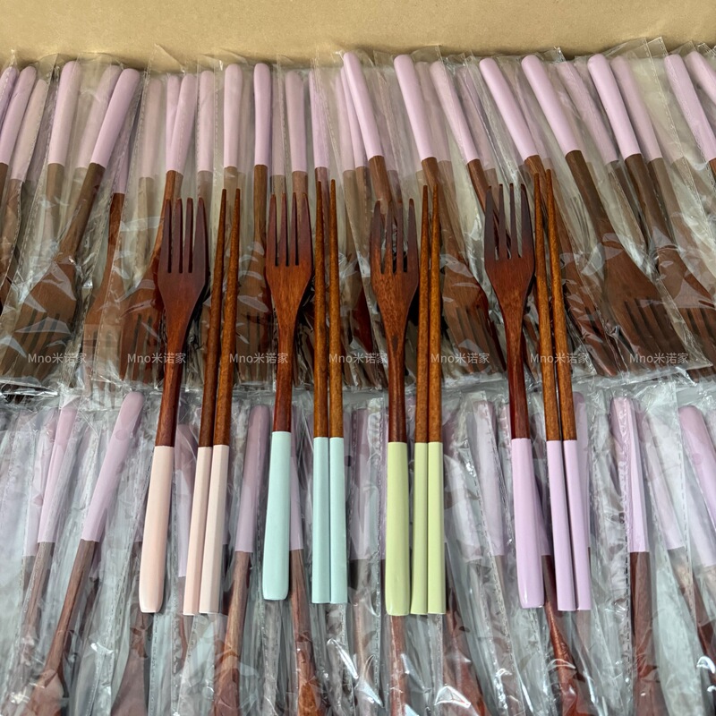 Mino's Natural Lacquer Long-Handled Wooden Chopsticks and Fork Set, Colorful Hotel Creative Set, Household Dining Utensils Mino's Natural Lacquer Long-Handled Wooden Chopsticks and Fork Set, Colorful Hotel Creative Set, Household Dining Utensils