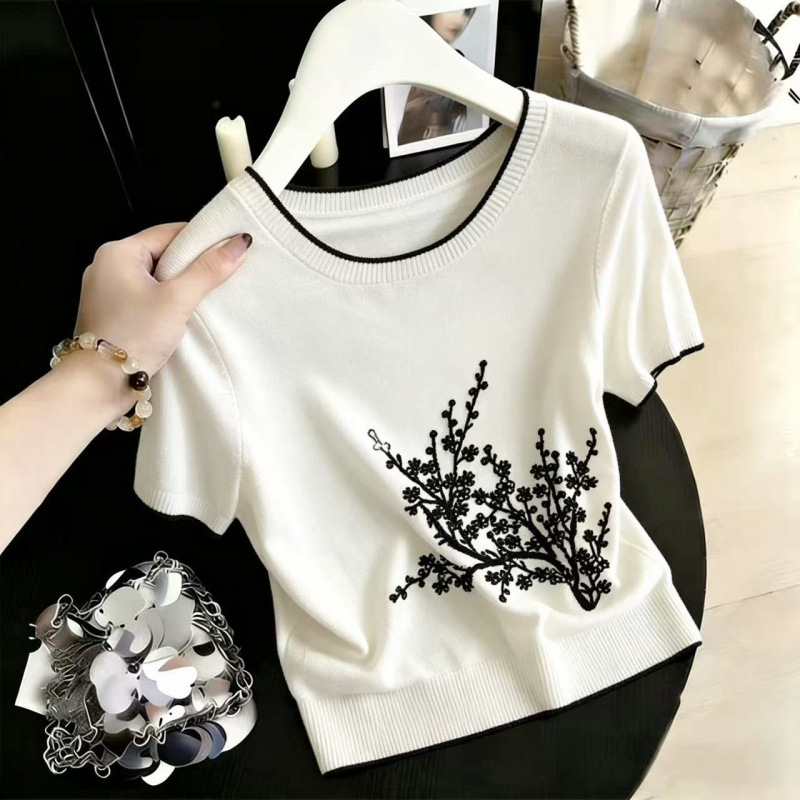 Summer thin knitted sweater with a round collar